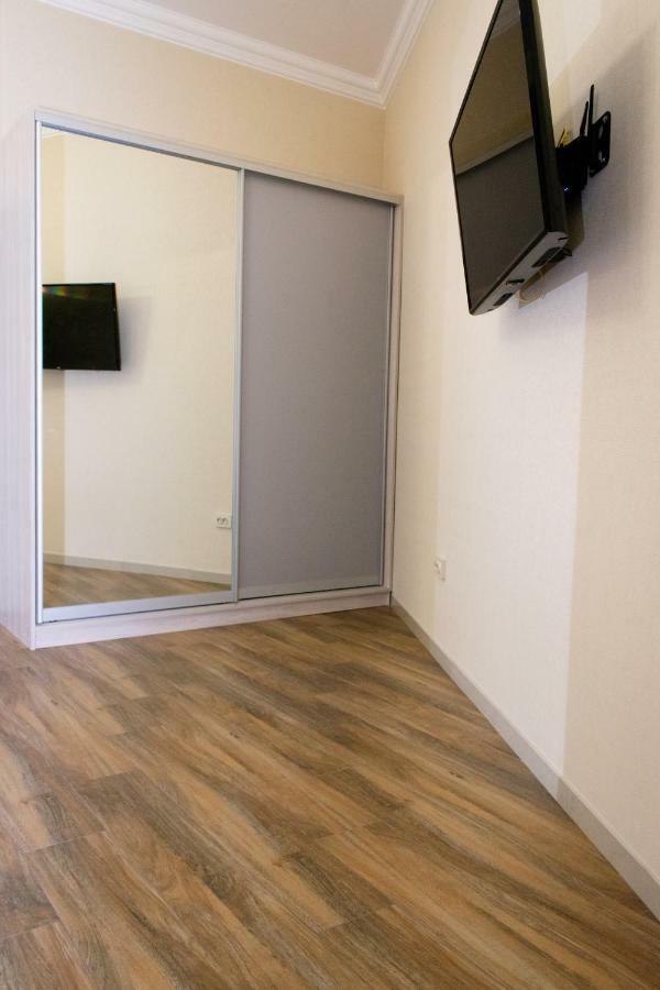 Apartment Barvy Lvova On Kostyushka St ภายนอก รูปภาพ