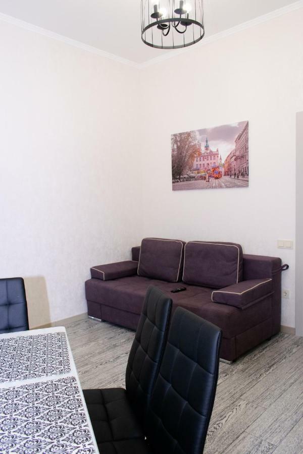 Apartment Barvy Lvova On Kostyushka St ภายนอก รูปภาพ