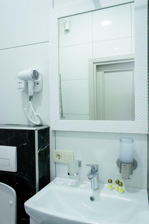Apartment Barvy Lvova On Kostyushka St ภายนอก รูปภาพ