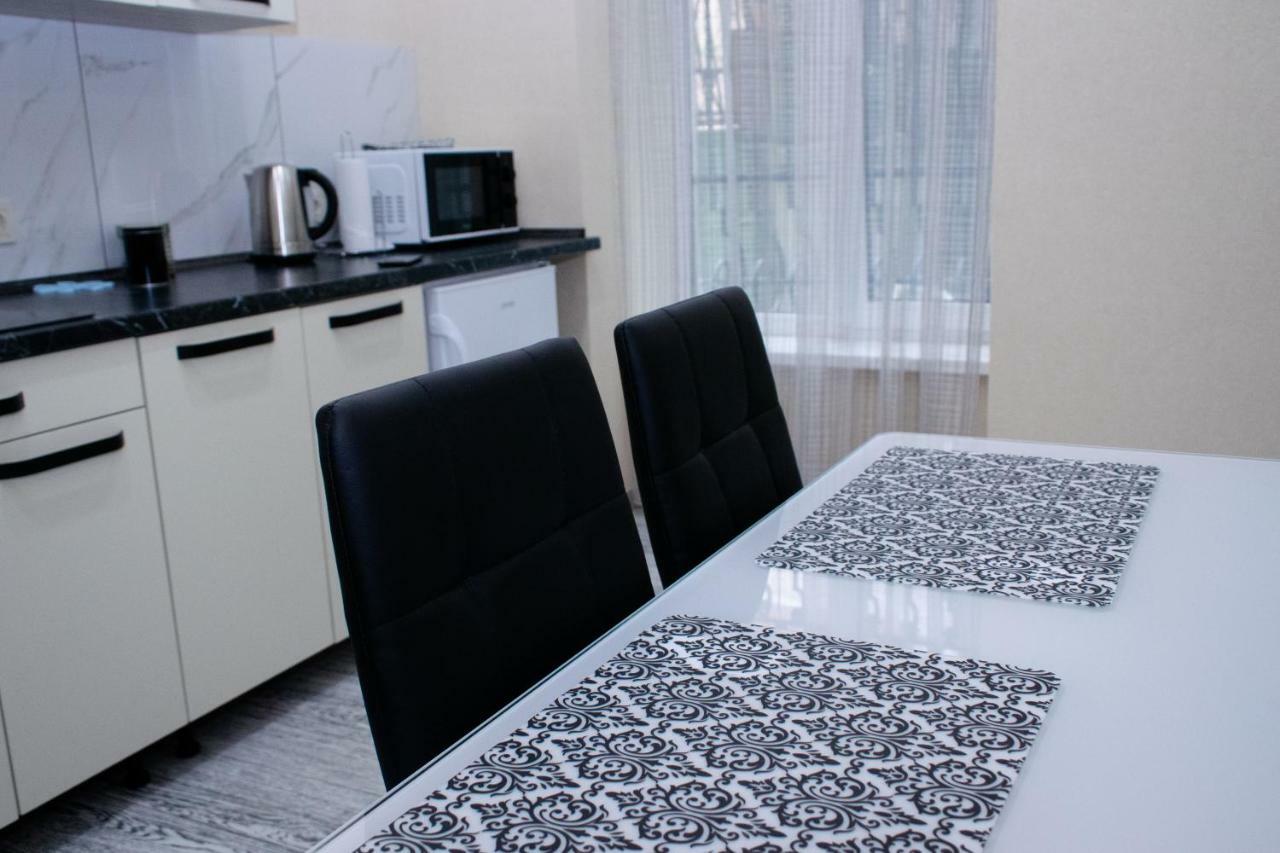 Apartment Barvy Lvova On Kostyushka St ภายนอก รูปภาพ